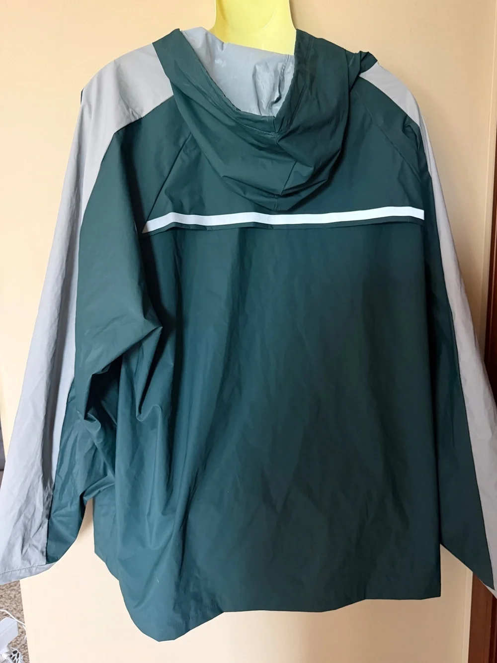 Coleman XL/2XL Green Gray Hooded Waterproof Rain Jacket Reflective camping